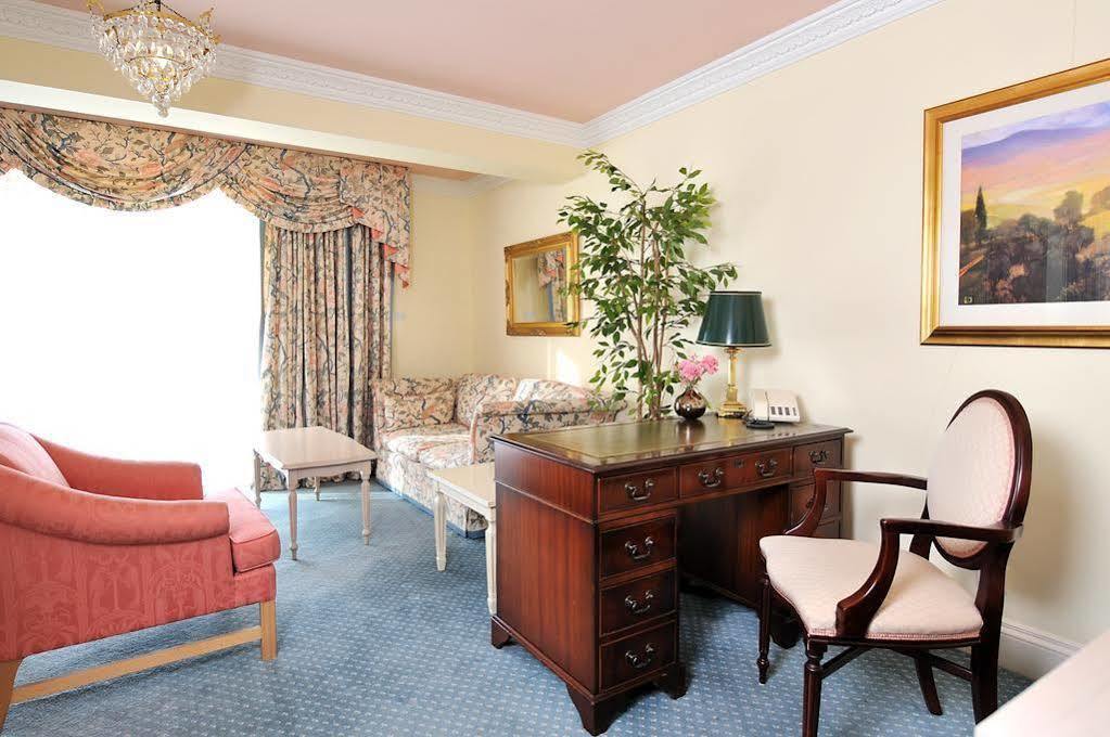 The Walnut Tree Hotel Bridgwater Exteriör bild